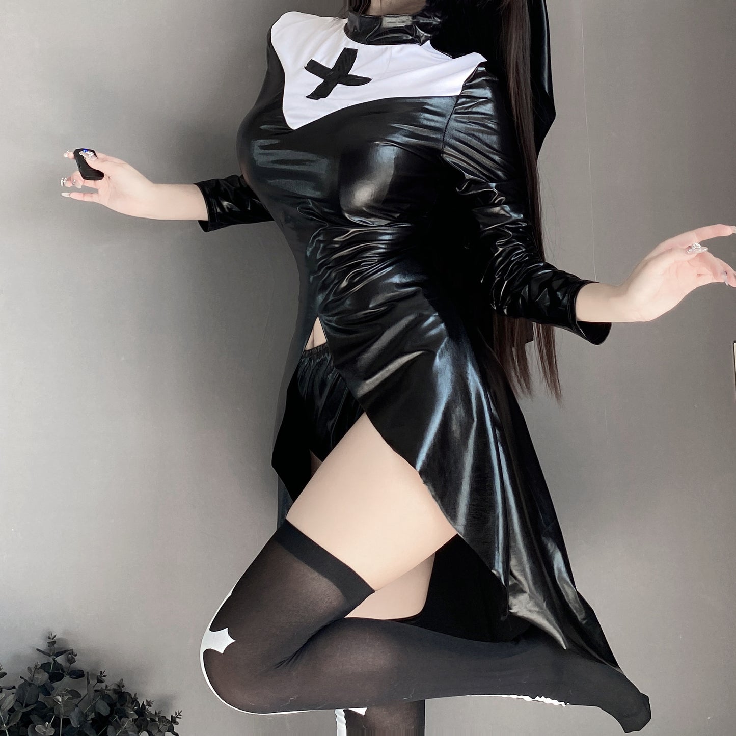 Dark Temptation Nun Cosplay Set – Sexy Gothic Costume with Cross Stockings